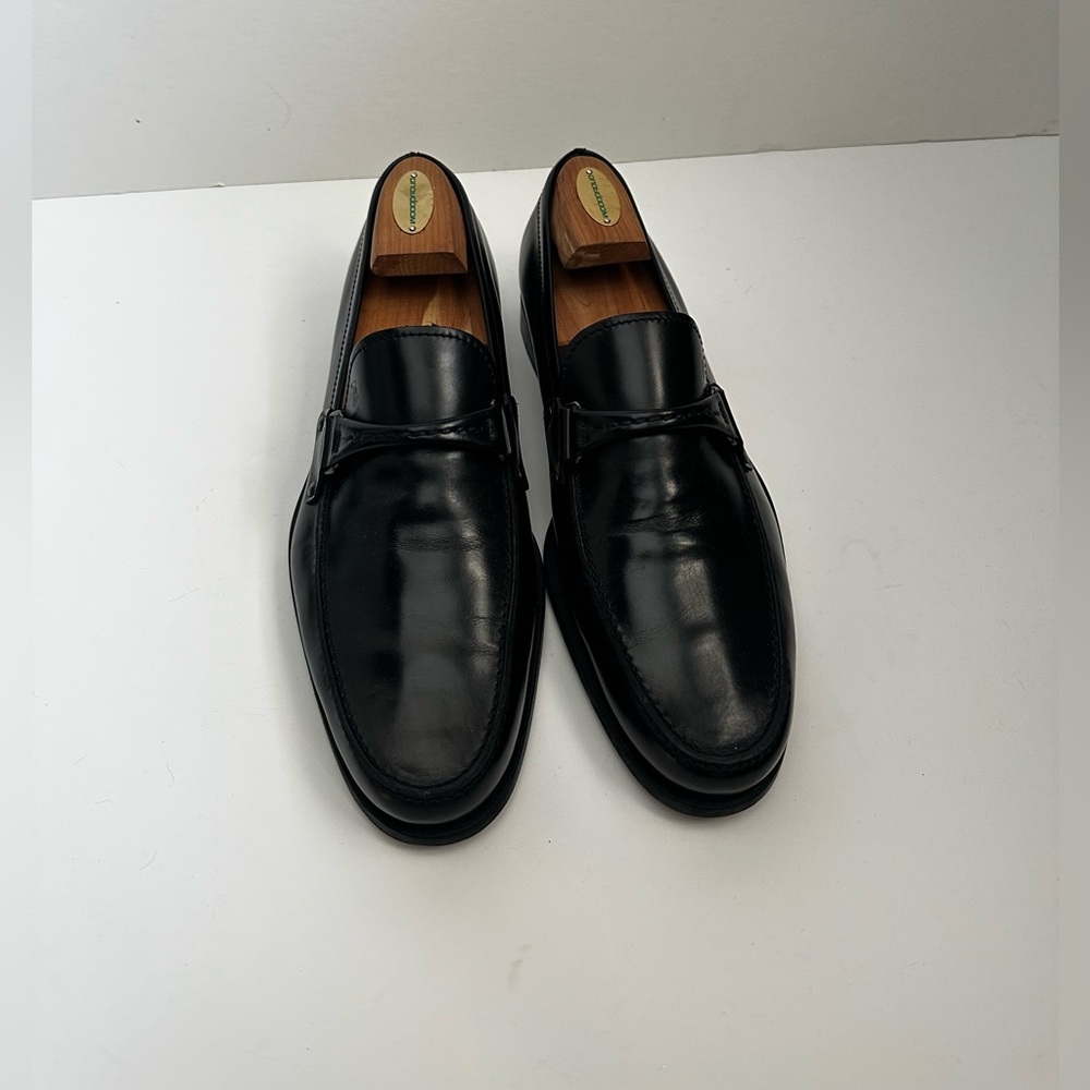 Tod's Elegant Black Leather Slip-Ons